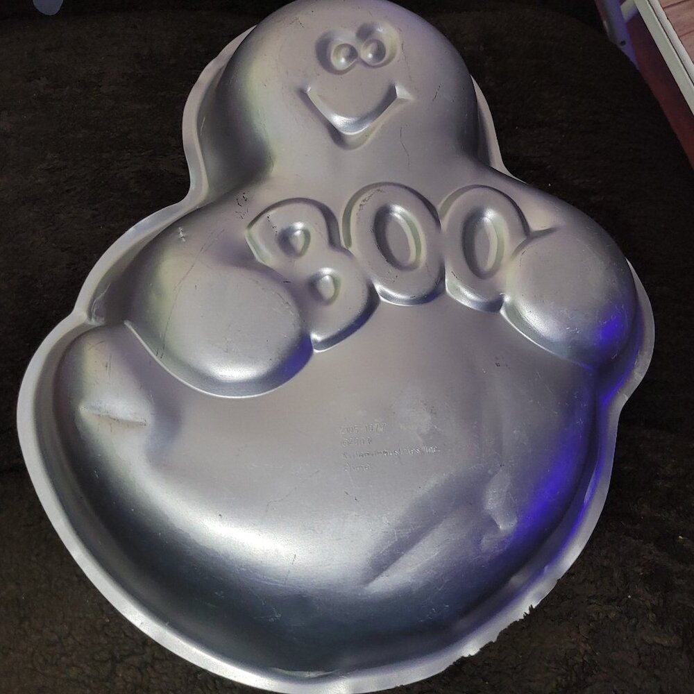 Vintage 2003 Wilton Boo Halloween Ghost Cake Pan Aluminum Fun Holiday Bakeware
